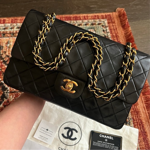 Chanel Classic Vintage Medium Black Double Flap Bag - Picture 5 of 11